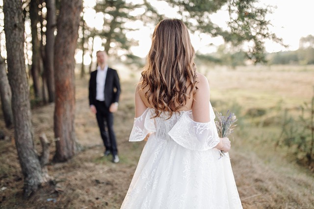 Krásné svatební šaty v boho stylu